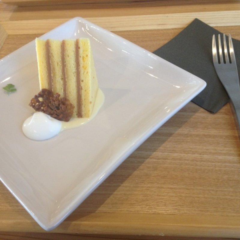 ケーキセット（キャラメルケーキ）(CAFESHOP Confo （カフェショップコンフォ）)