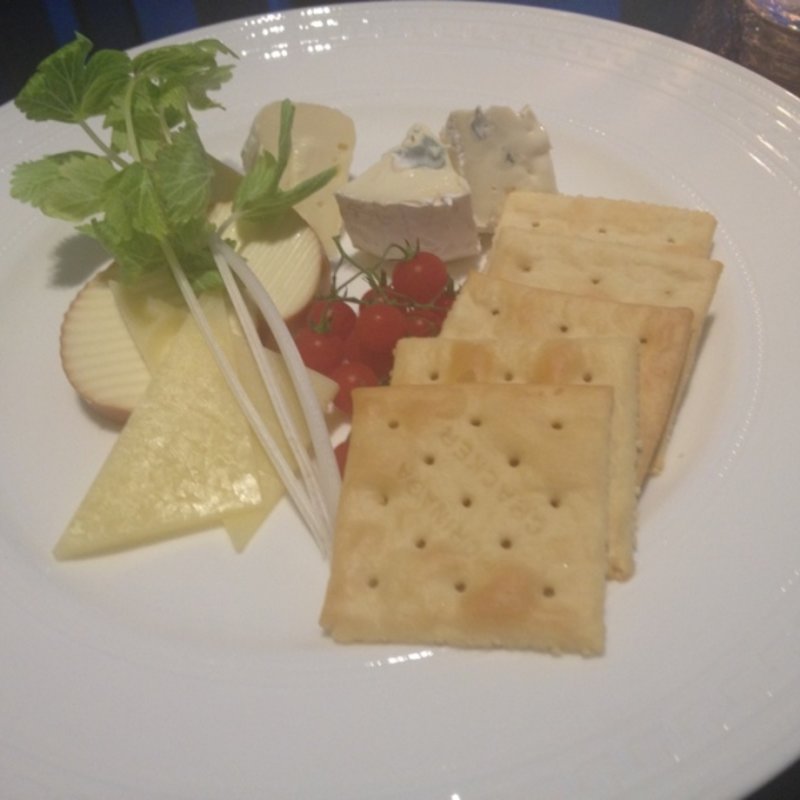 チーズ盛り合わせ4種(バー プラス （BAR PLUS）)