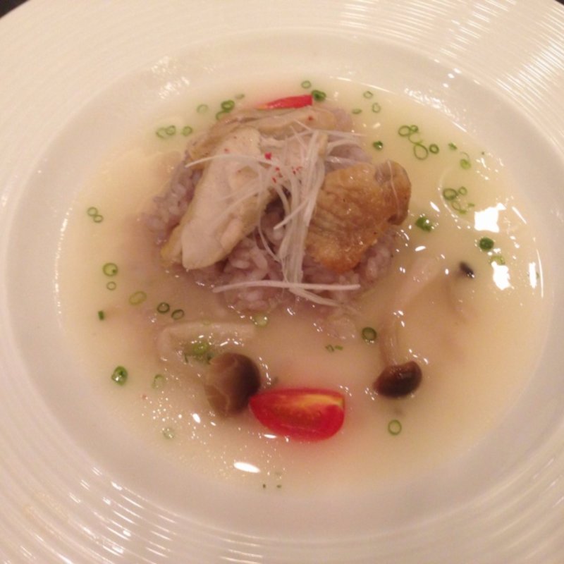 ポルト酒風味のリゾット　白湯スープ餡かけ　炙り鶏腿肉のせ(八芳園 )