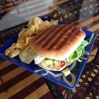 Chicken panini with Maui chips(Hawaiian Island Cafe)