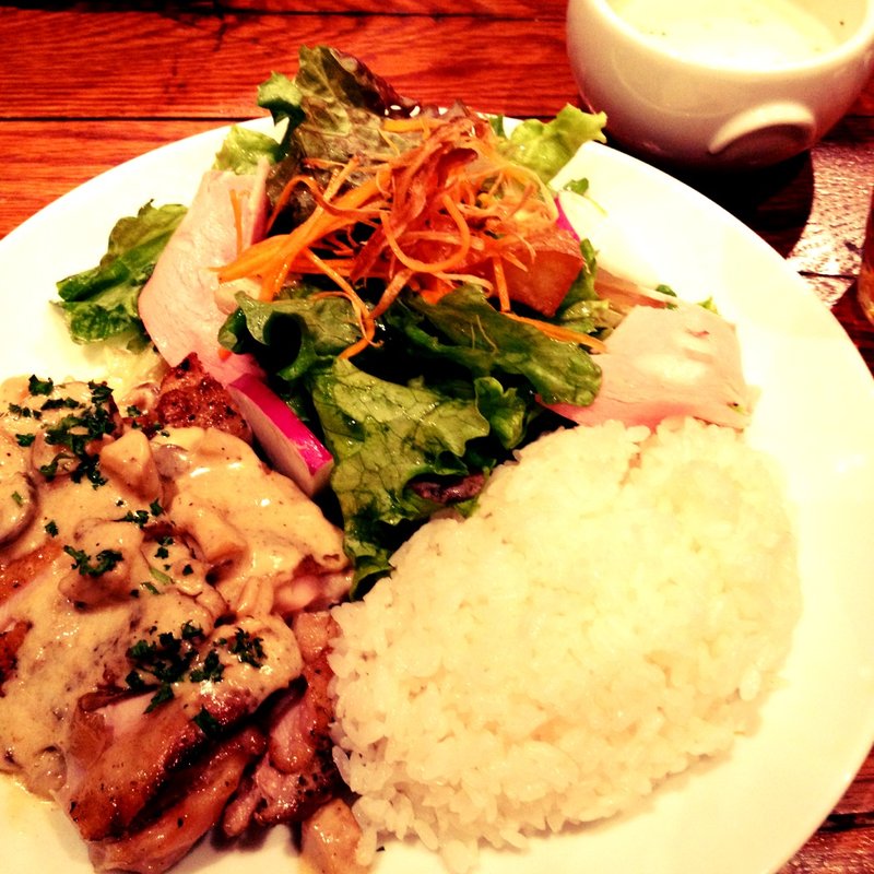 チキンのグリル マスタードソース(paper wall cafe エキュート立川店)