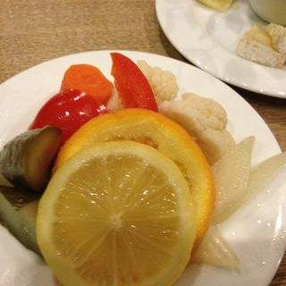 フルーツフレーバーピクルス(paper wall cafe エキュート立川店)