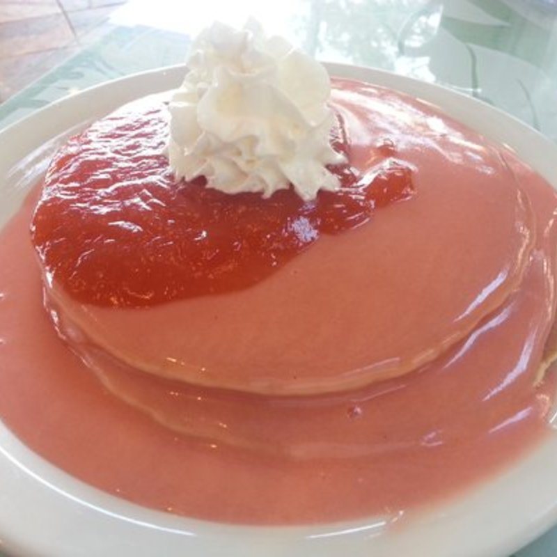 Guava Pancakes(Cinnamon’s Restaurant)