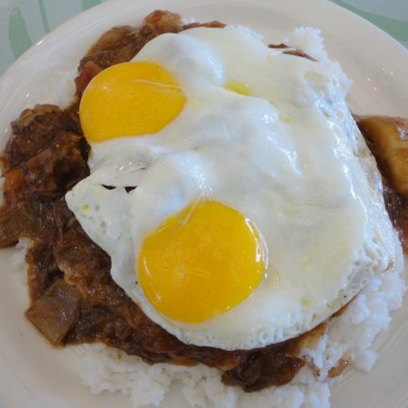 Beef stew loco moco(Cinnamon’s Restaurant)