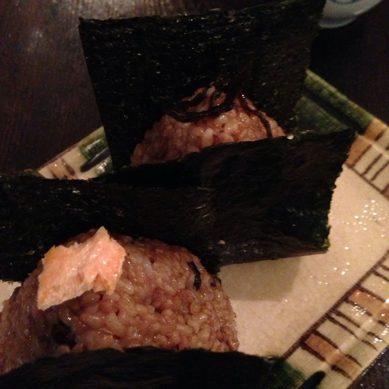 寝かせ玄米おにぎり(YUWAERU（結わえる）蔵前 本店)