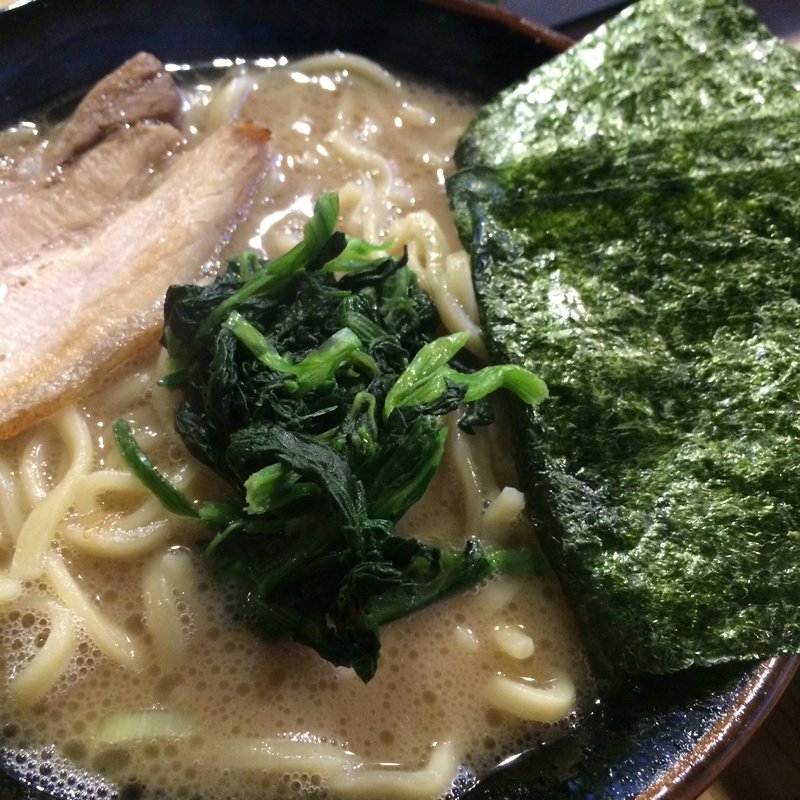塩ラーメン(横浜ラーメン とんこつ家 いわき店)