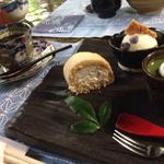 蕎麦茶のロールケーキと蕎麦の小豆よせとアイス添え(たからい)