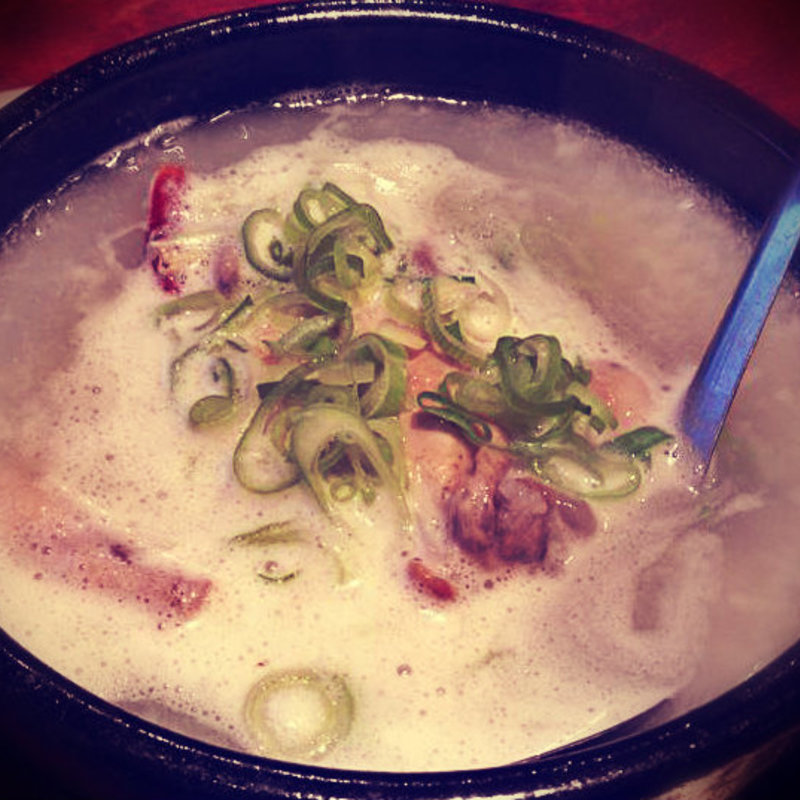 サムゲタン(明洞房 （ミョンドンボウ）)