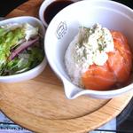 アボカド・サーモン・トーフ丼(TAKERU Cafe)
