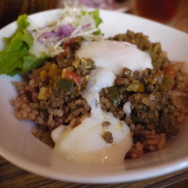 ドライカレー温玉のせ(66カフェ)