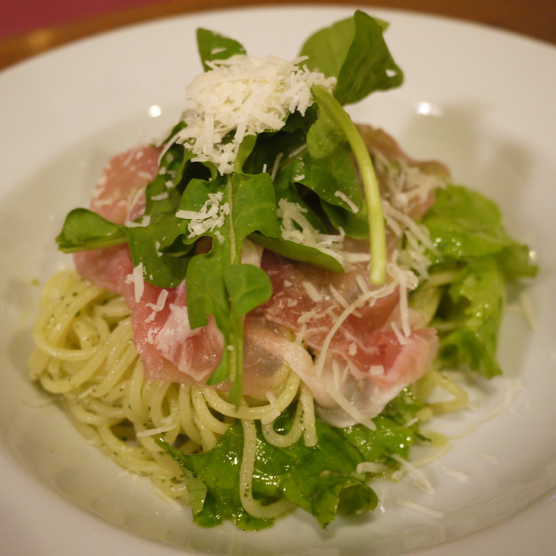 生ハムのジェノベーゼ(cafe　moimoi)