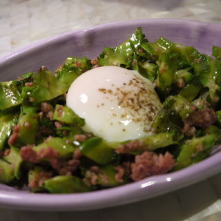 緑豆と温玉の温製サラダ(POSILLIPO -cucina meridionale- （ポジリポ -クッチーナ メリディオナーレ）)