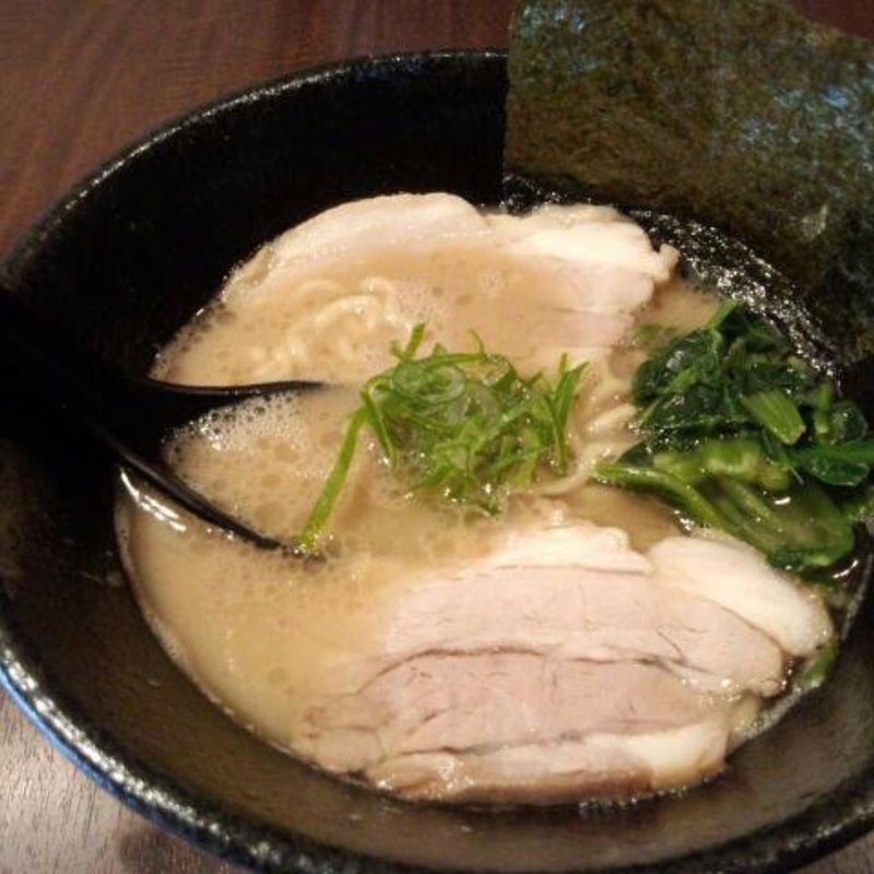 塩豚骨ラーメン(らー麺 鉄山靠 （てつざんこう）)