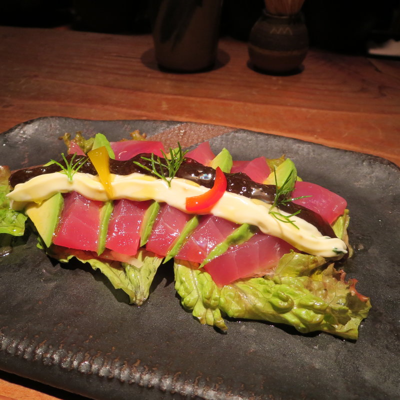 マグロとアボカドのカルパッチョ　もずく醤油ソース (読谷物語 )