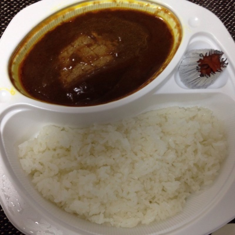 チーズin煮込みハンバーグカレー(イエロースパイス 吉塚店)