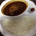 チーズin煮込みハンバーグカレー(イエロースパイス 吉塚店)