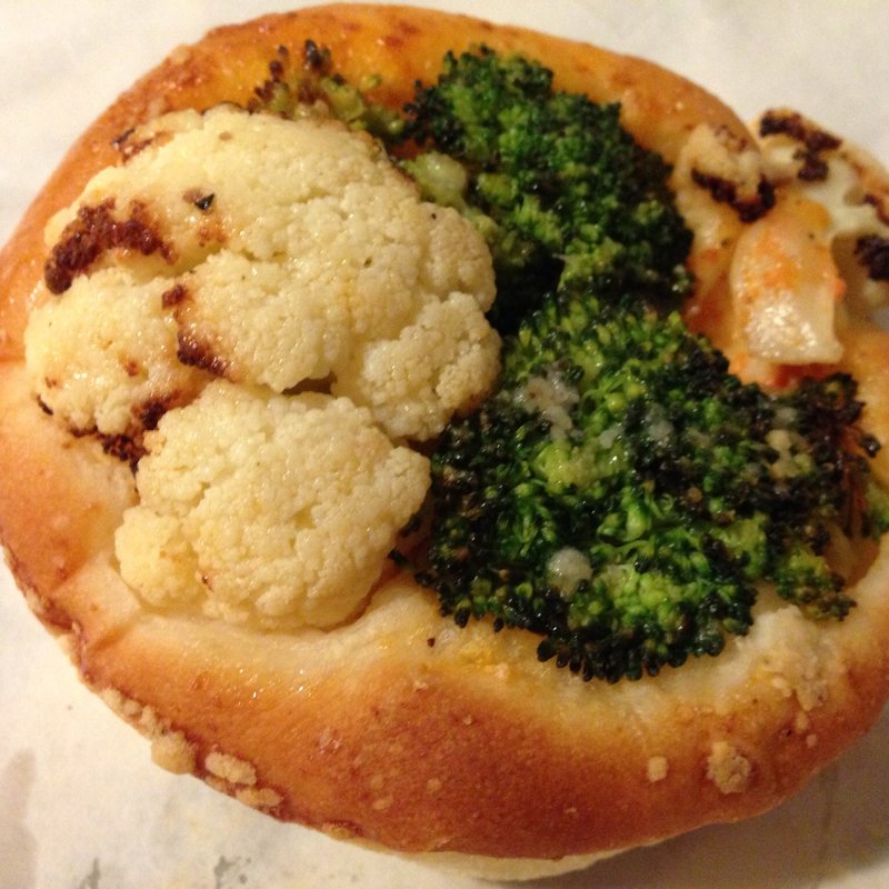 エビとブロッコリーとカリフラワーのパニーニ(パンとエスプレッソと)