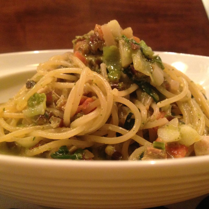 富山県産秋鮭のグリーンソース(ナチュラルイタリアン　OTTO)