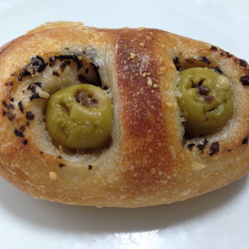 オリーブ　アンチョビ入り(ゴジュウニチョウメベーカリー)