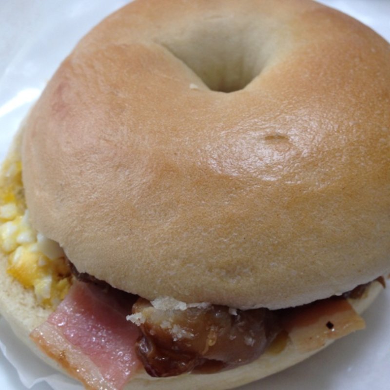 照りたまチキンベーグル(ベーカリー＆カフェ ル・パセリ)