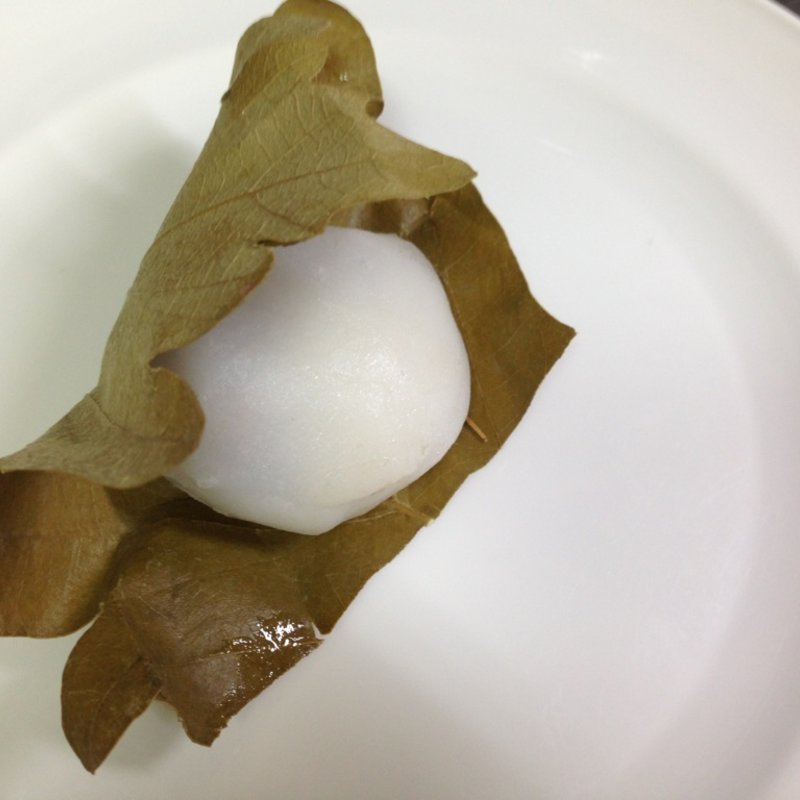 柏餅こしあん(ピエール・エルメ・パリ ホテルニューオータニ店)