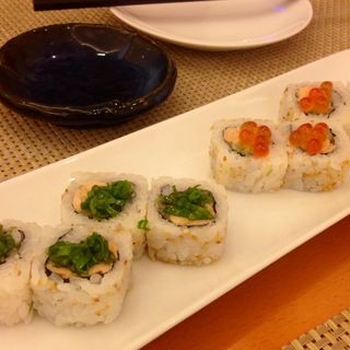 サーモンとろ焼きねぎ油&いくら(Sushi Restaurant TOKYO Deli)