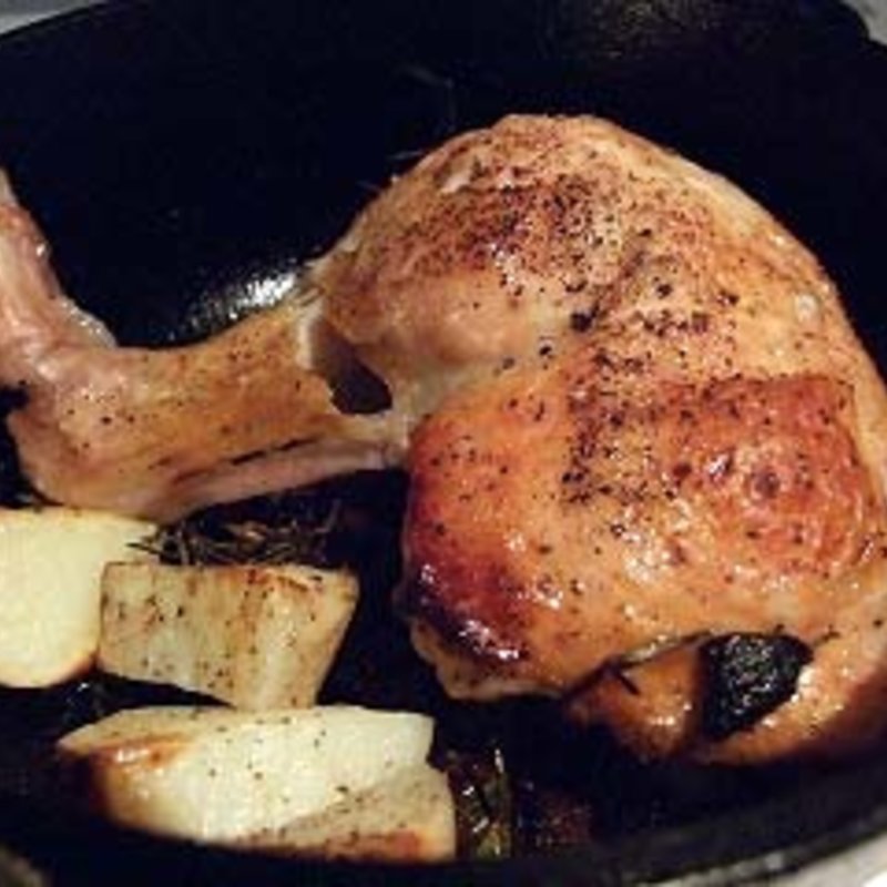 ハーブ鶏のダッチオーブングリル(ジャルディーノ )