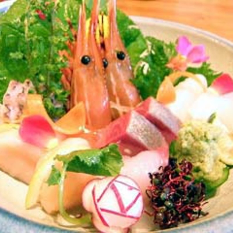 お造り盛り合わせ(居酒屋六 )