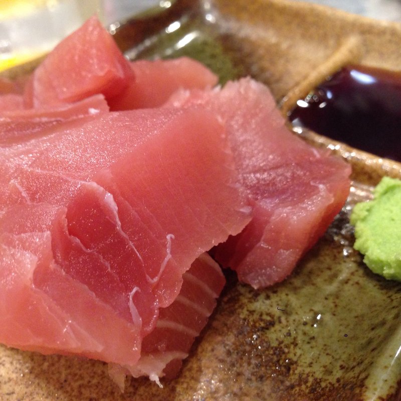 マグロぶつ(もつ焼きばん 中目黒本店)