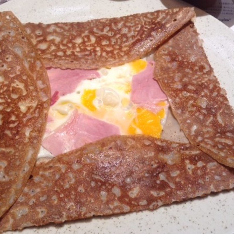 ハムと目玉焼きのガレット(ブレッツカフェ 京都店 （BREIZH Cafe）)