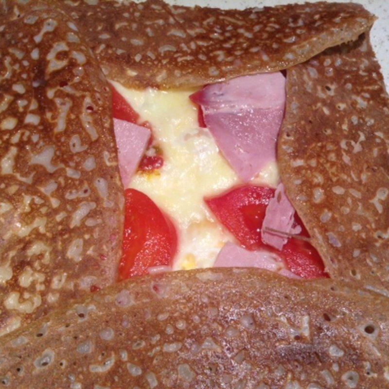 ハム、トマトとチーズのガレット(ブレッツカフェ 京都店 （BREIZH Cafe）)