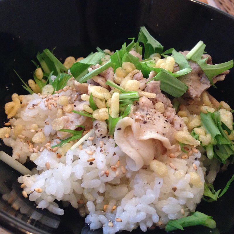  深夜特急豚丼(深夜特急 アジアン キュジーヌ カフェアンドバー)