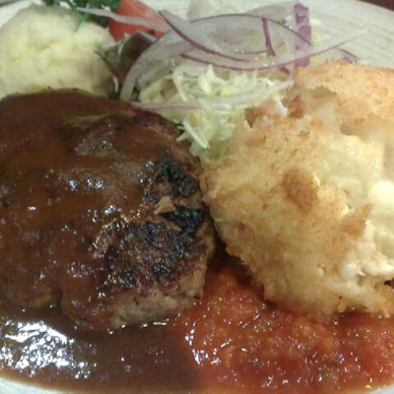ハンバーグとクリームコロッケ(キッチンパパ )