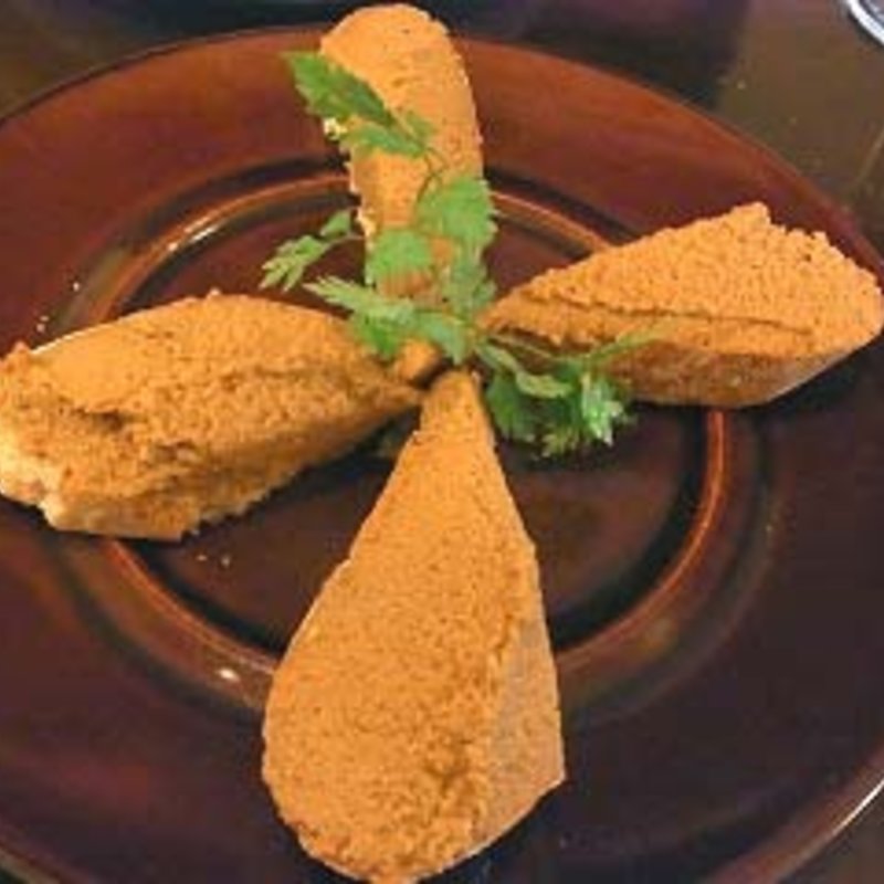 鳥取産大山地鶏ジュニバーベリー風味白肝ムースのカナッペ(osteria vento （オステリア ヴェント）)