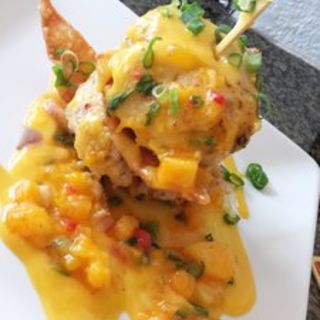 Two crab cakes (Longboards)