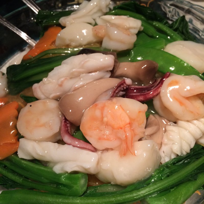 Assorted seafood pan fried noodles(PHOENIX GARDEN)