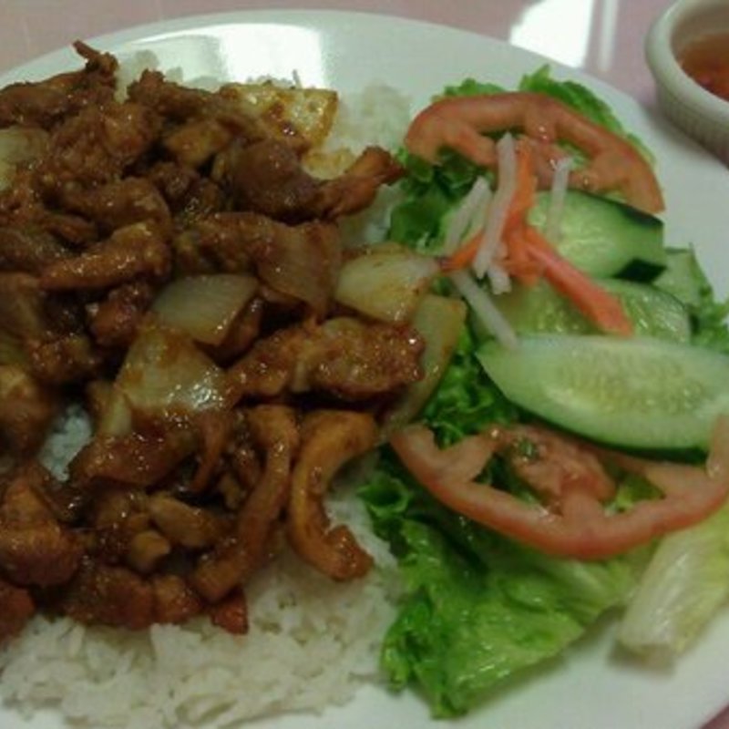 Spicy Lemongrass Chicken(Green Papaya Bistro Vietnamase Cuisine)