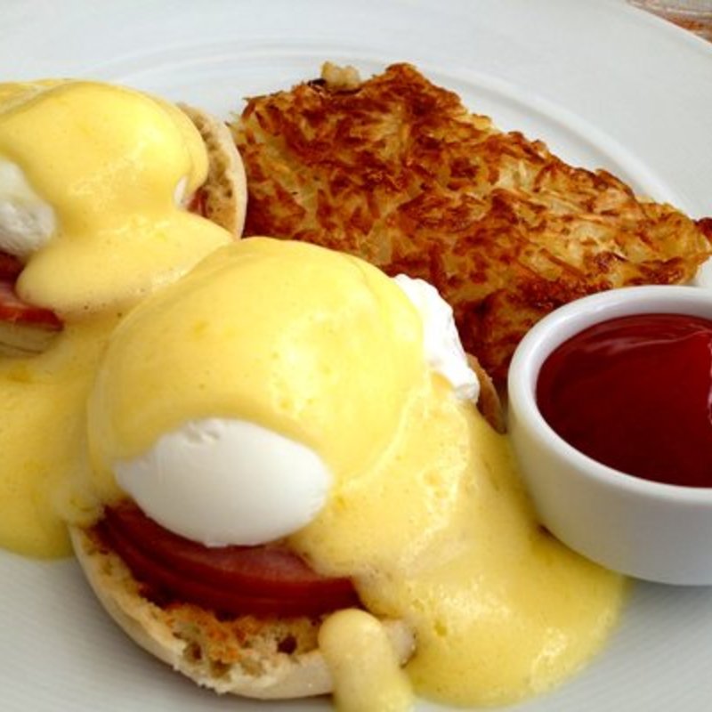 Eggs Benedict(Plumeria Beach House)