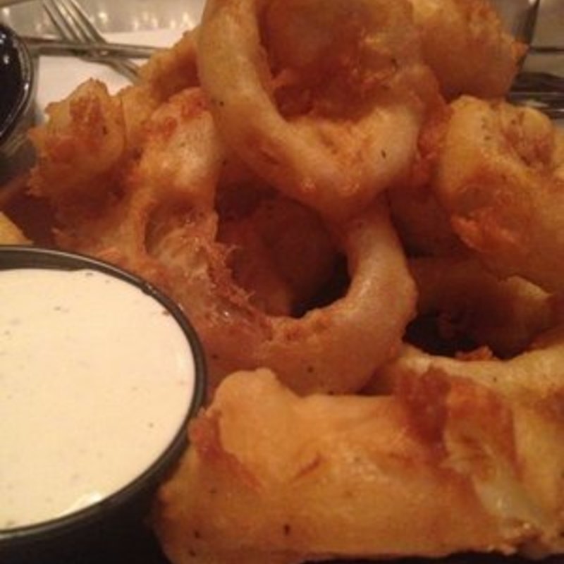 Maui onion rings(Moose’s Pub )