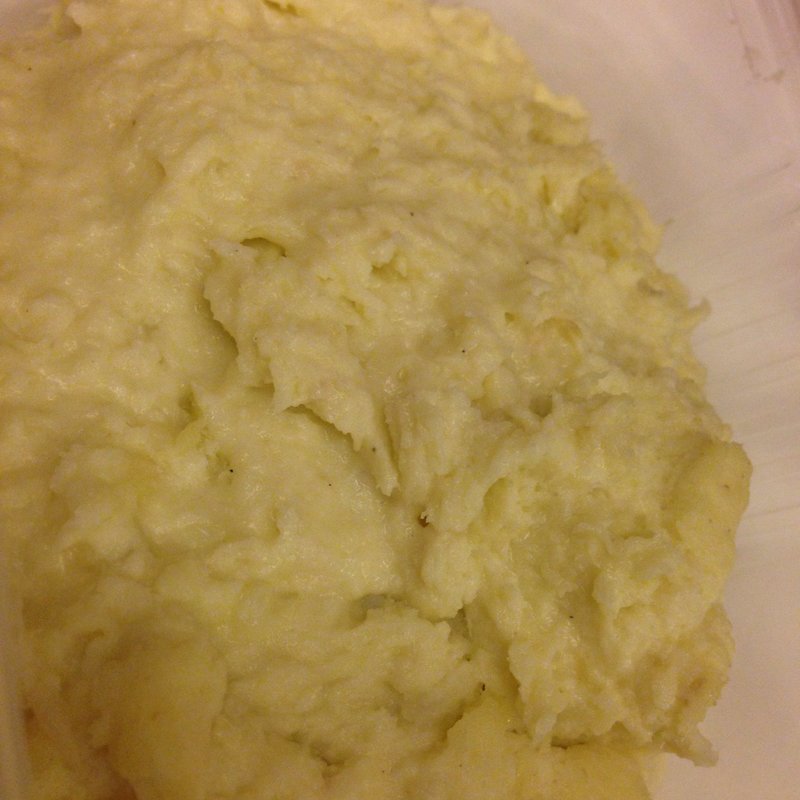 マッシュポテトの塩魚和え(Laffayett Gourmet stand mavrommatis)