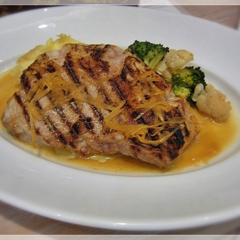 “くちどけ加藤ポーク”ロースのグリル　ジンジャーソース　(ブッシュウィック べーカリー＆グリル （BUSHWICK BAKERY & GRILL）)