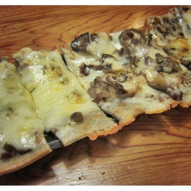 そばピザ(木香 （もっか）)