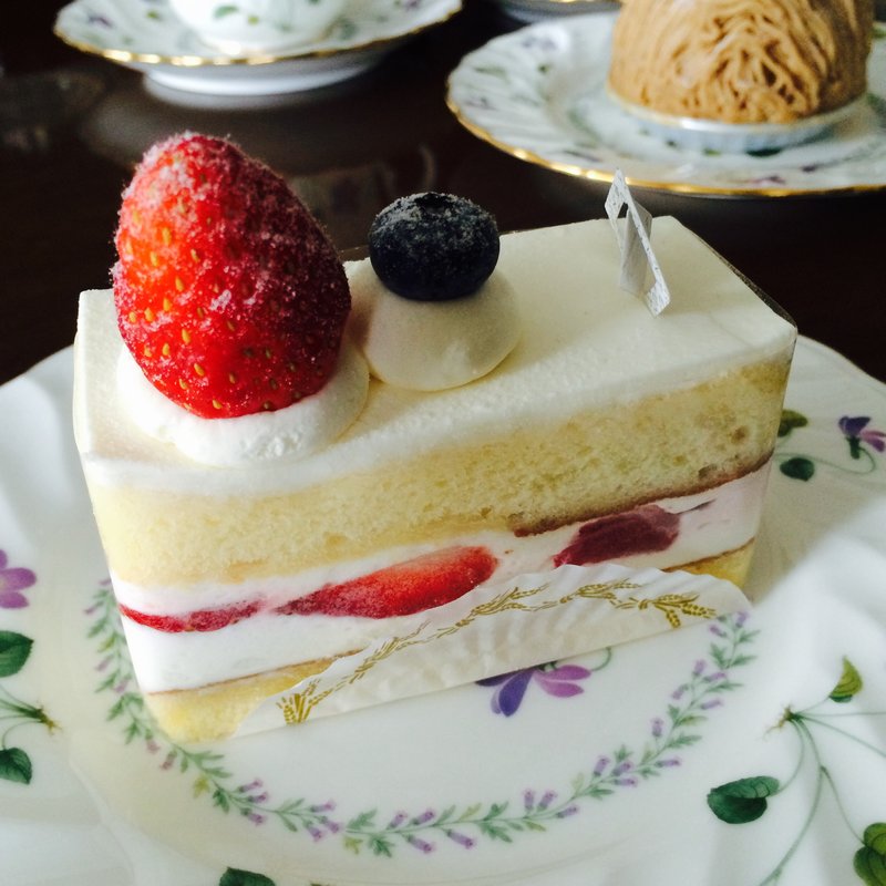 イチゴのケーキ(KOSAI)