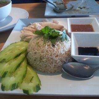 Hainan chicken w/ rice(Opal Thai Food)