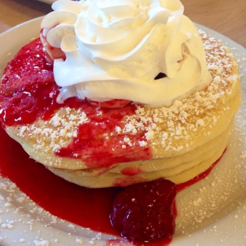 Strawberry Banana Pancakes(The Pancake Factory)