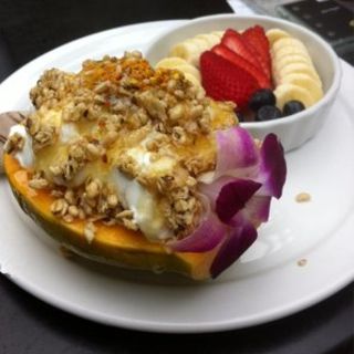 Papaya and yogurt(Island Vintage Coffee)