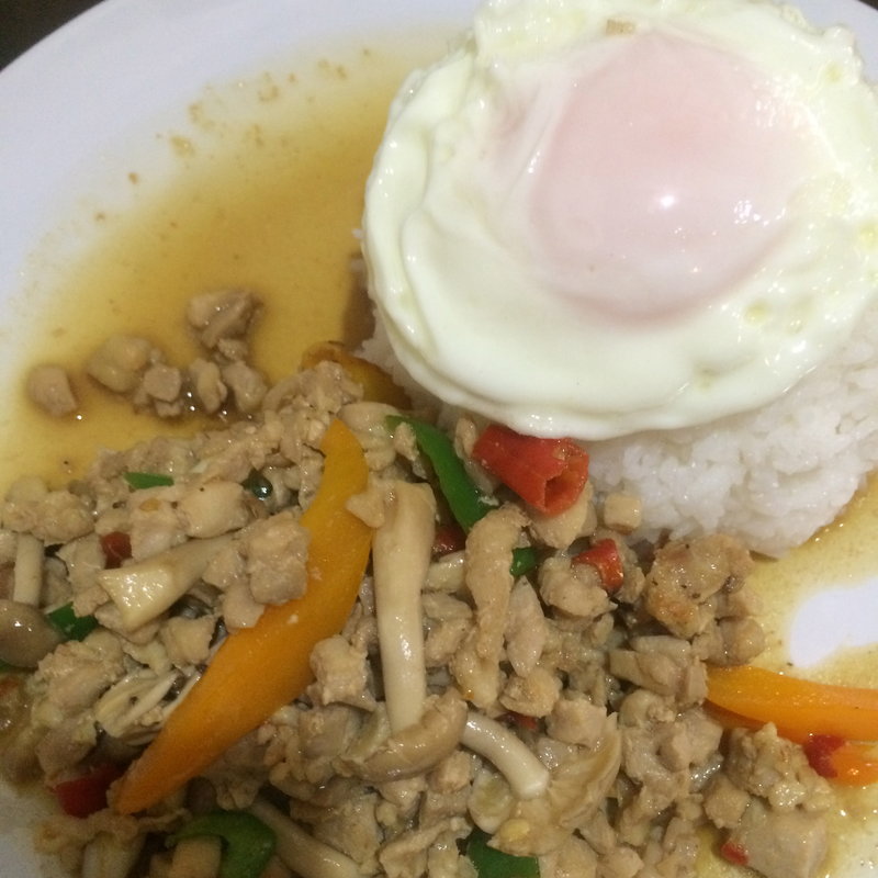 ガイパットガパオ(タイ料理レストラン バーンチャーン)