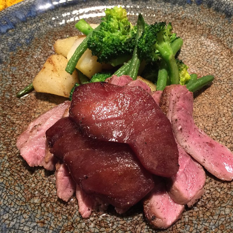 鴨のロースト りんごのワイン漬けをのせて(仏蘭西料理店 掌)