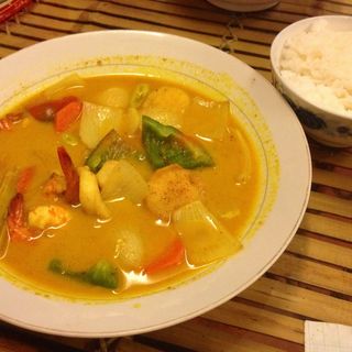 Vietnamese Seafood Coconuts Curry (Asian Kitchen)