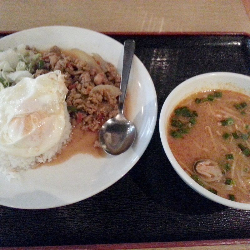 ガパオとミニタイヌードルランチ(ラックタイ 品川グランパサージュ店)